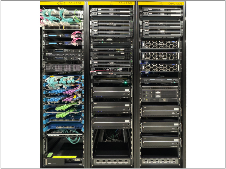 IP/クラウド技術によりラック本数が6本から3本に削減