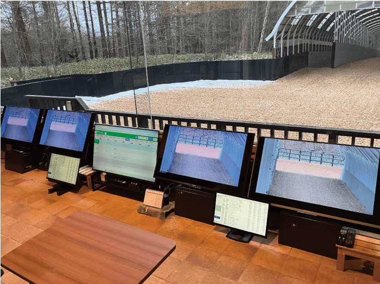 坂路塔内モニター